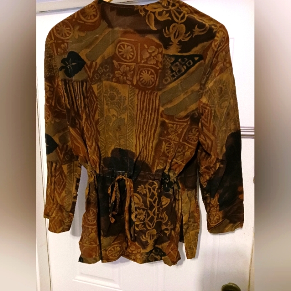 JH Collectibles -Size 8P, 💯 % Silk Shell Blouse With Adjustable Waist.👡🛍🎁New